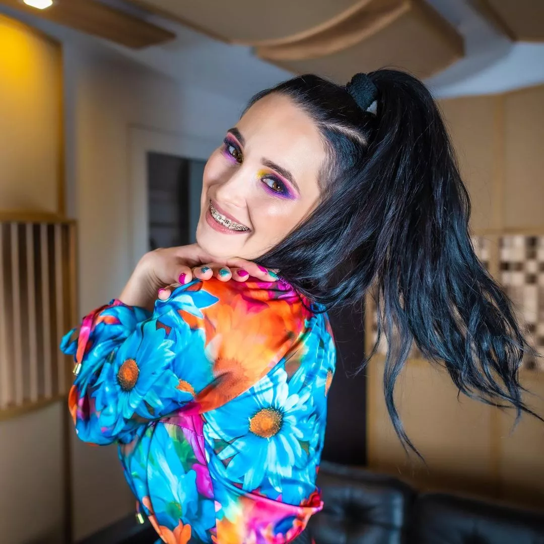 Wyjątkowa sesja gwiazdy disco polo - Emilii z Daj To Głośniej! Pojawiła się też bardzo ważna informacja!
